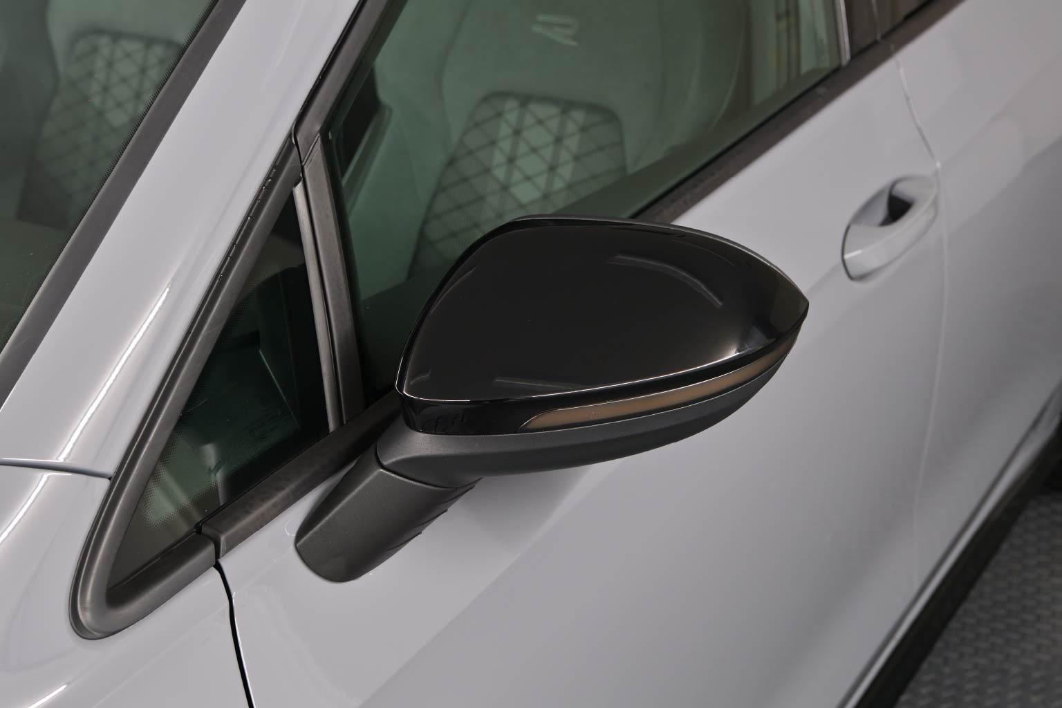 Piano Black Door Mirror Cover for Volkswagen / core obj select